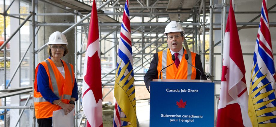 Canadian Jobless Rate Falls to 6.4 Percent in July