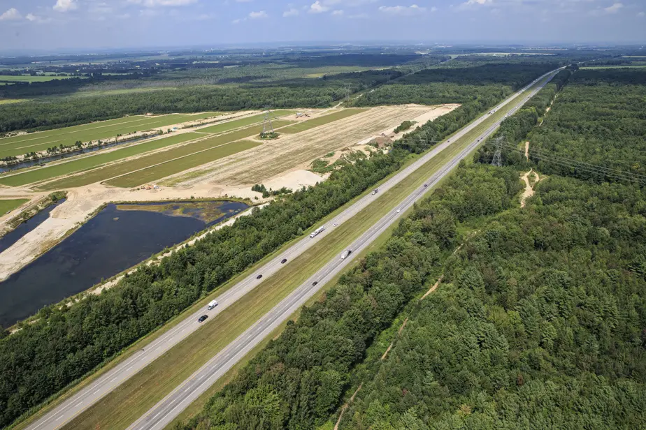 Quebec Highway 40 Closed After Road Collapse Near Saint Cuthbert