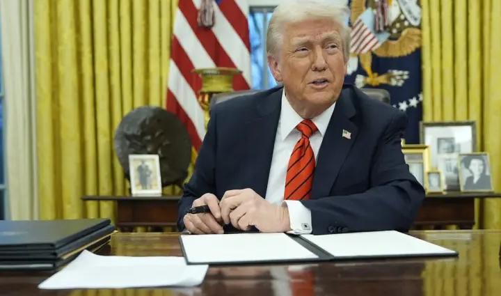 Trump Sued Over Truth Social Post Sales