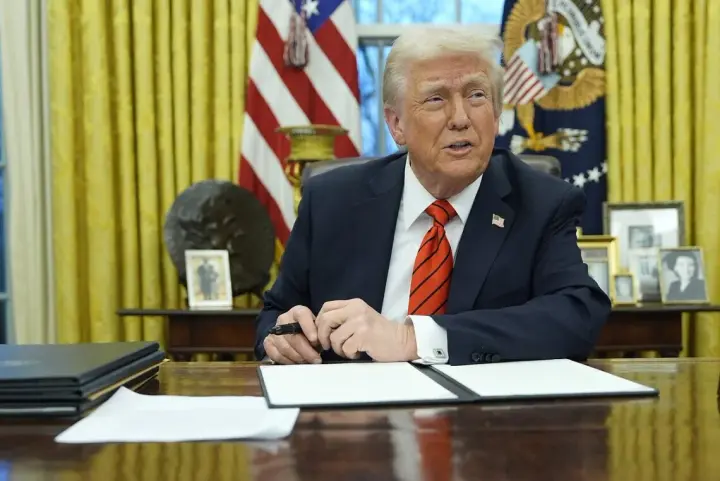 Trump Sued Over Truth Social Post Sales